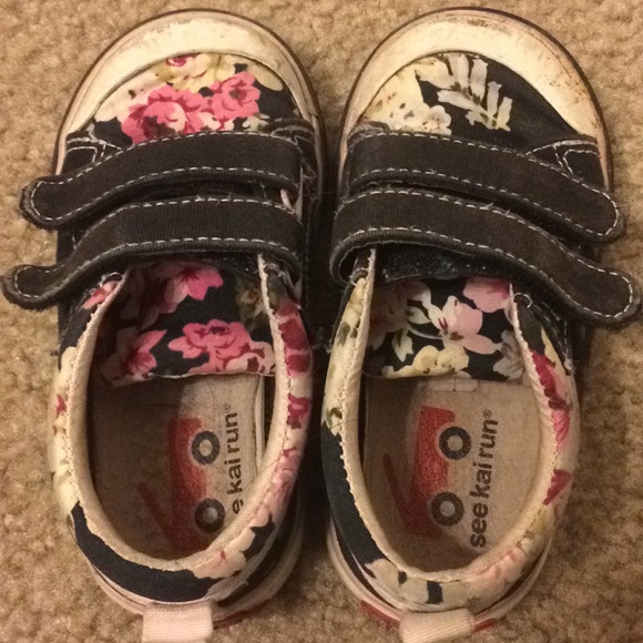 Toddler Shoes Bundle (Crocks, Puma, Hilfiger,...) - Picture 6 of 6